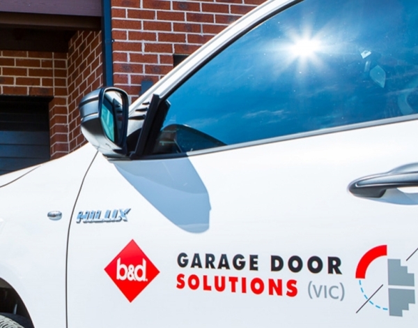 When to Call for Garage Door Repairs