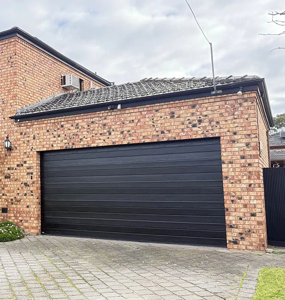 Choosing the Right Garage Door for a Modern Home